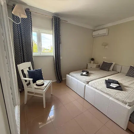 Hébergement de vacances Dream House - Com Piscina Aquecida E Com 5 Bicicletas Incluindo 1 Eletrica *