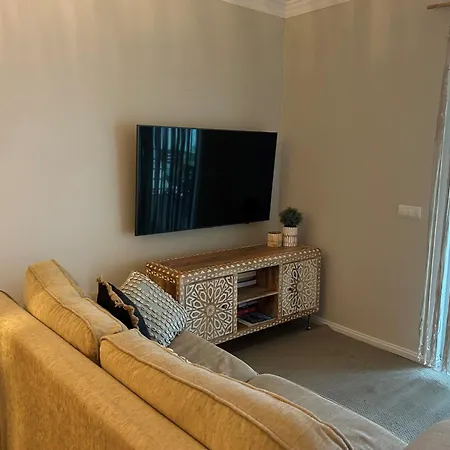 Dream House - Com Piscina Aquecida E Com 5 Bicicletas Incluindo 1 Eletrica